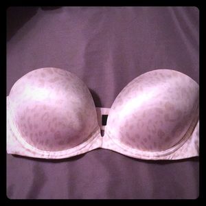 Victoria’s Secret 32D Strapless bra